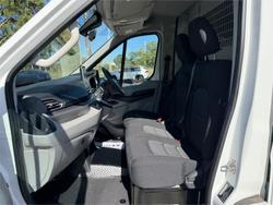 2022 LDV V80 LWB MID ROOF