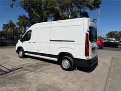2022 LDV V80 LWB MID ROOF