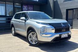 2022 Mitsubishi Outlander ES