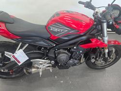 2018 Triumph STREET TRIPLE S Red