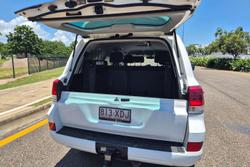 2017 Toyota Landcruiser GXL VDJ200R 4X4 Dual Range Glacier White