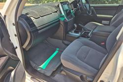 2017 Toyota Landcruiser GXL VDJ200R 4X4 Dual Range Glacier White