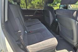 2017 Toyota Landcruiser GXL VDJ200R 4X4 Dual Range Glacier White