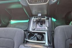 2017 Toyota Landcruiser GXL VDJ200R 4X4 Dual Range Glacier White