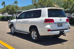 2017 Toyota Landcruiser GXL VDJ200R 4X4 Dual Range Glacier White
