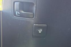 2017 Toyota Landcruiser GXL VDJ200R 4X4 Dual Range Glacier White