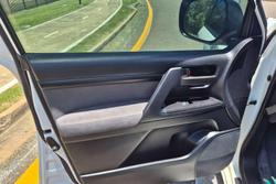 2017 Toyota Landcruiser GXL VDJ200R 4X4 Dual Range Glacier White