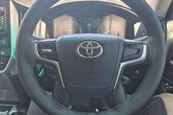 2017 Toyota Landcruiser GXL VDJ200R 4X4 Dual Range Glacier White