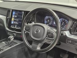 2020 Volvo XC60 T5 Momentum