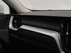 2020 Volvo XC60 T5 Momentum