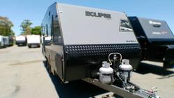 2025 Supreme 1960_C_K1e4b_T Eclipse Sunray 19'6 2 Bunk