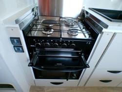 2025 Supreme 1960_C_K1e4b_T Eclipse Sunray 19'6 2 Bunk