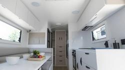 2025 Supreme 1960_C_K1e4b_T Eclipse Sunray 19'6 2 Bunk