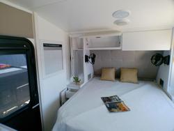 2025 Supreme 1960_C_K1e4b_T Eclipse Sunray 19'6 2 Bunk