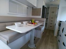 2025 Supreme 1960_C_K1e4b_T Eclipse Sunray 19'6 2 Bunk