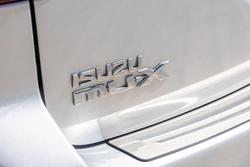 2016 Isuzu MU-X LS-T MY15.5 4x2 Titanium Silver