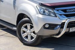 2016 Isuzu MU-X LS-T MY15.5 4x2 Titanium Silver