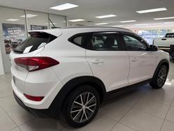 2016 Hyundai Tucson Active X TL Pure White