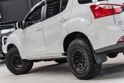 2014 Isuzu MU-X LS-T MY14 4X4 Dual Range Silky White
