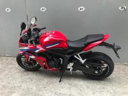 2025 Honda CBR650R E-Clutch