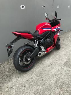 2025 Honda CBR650R E-Clutch