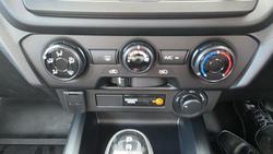 2025 Isuzu D-MAX SX MY25.5 4X4 Dual Range Mineral White