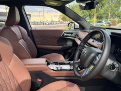 2025 Mitsubishi Outlander Exceed Tourer ZM MY25 AWD White Diamond with Black Mica Roof