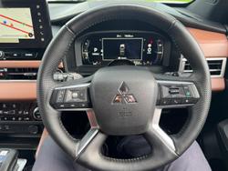 2025 Mitsubishi Outlander Exceed Tourer ZM MY25 AWD White Diamond with Black Mica Roof