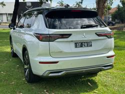 2025 Mitsubishi Outlander Exceed Tourer ZM MY25 AWD White Diamond with Black Mica Roof