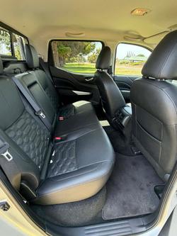 2023 Nissan Navara ST-X