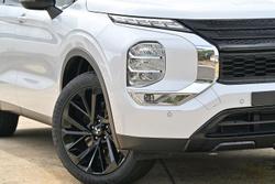 2024 Mitsubishi Outlander Black Edition