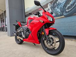 2016 Honda CBR300R Red