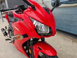 2016 Honda CBR300R Red