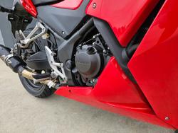 2016 Honda CBR300R Red