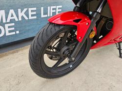 2016 Honda CBR300R Red