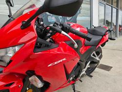 2016 Honda CBR300R Red