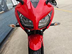 2016 Honda CBR300R Red