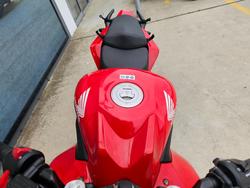2016 Honda CBR300R Red