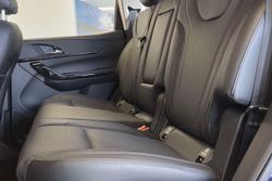 2025 Mahindra XUV700 AX7L Black Edition