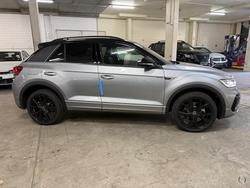 2025 Volkswagen T-Roc 140TSI R-Line