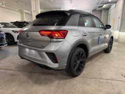 2025 Volkswagen T-Roc 140TSI R-Line