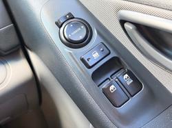 2020 Hyundai iLoad (No Badge)