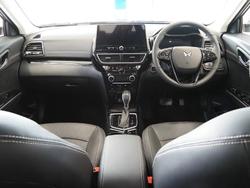 2025 Mahindra XUV3XO AX7L