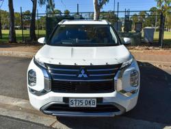 2025 Mitsubishi Outlander Exceed