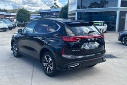 2025 GWM Haval Jolion Lux Hybrid A02 Golden Black (8T01)