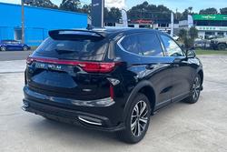 2025 GWM Haval Jolion Lux Hybrid A02 Golden Black (8T01)