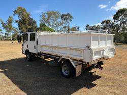 2011 Isuzu Npr 300
