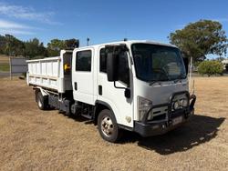 2011 Isuzu Npr 300