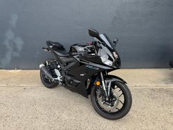 2022 Yamaha YZF-R3 BLACK