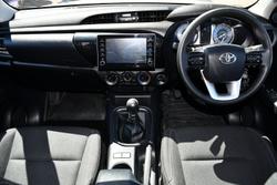 2023 Toyota Hilux SR